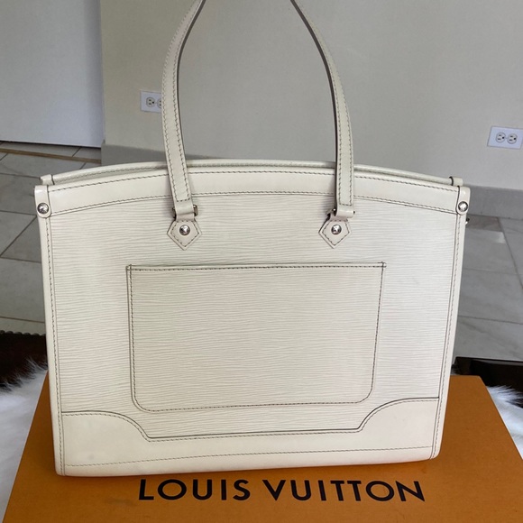 Louis Vuitton Handbags - Authentic Louis Vuitton